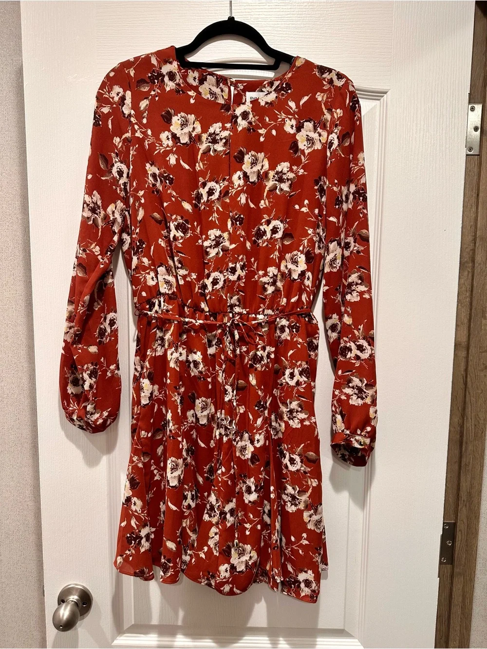 Emma & Michele - Beautiful Floral Dress with Tie Waist - Brand new!
